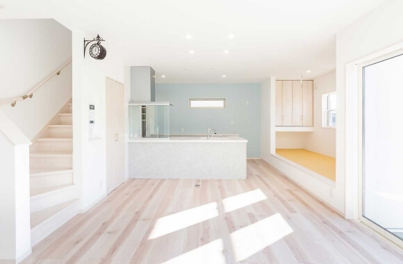 ブルー×ホワイトがおしゃれなプロヴァンス風の家