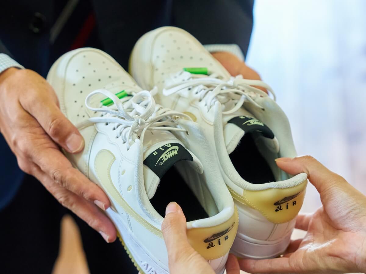 ご家族分の靴をプレゼントしています。