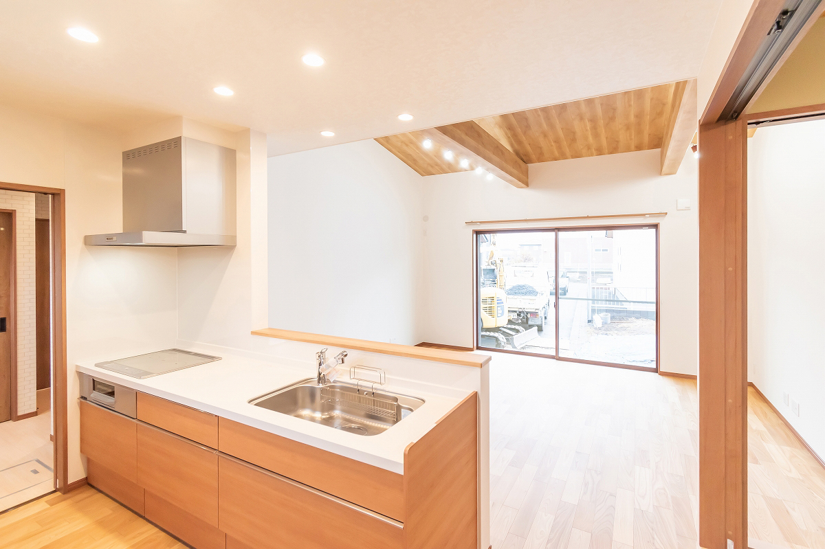 梁みせ天井と書庫が魅力の平屋