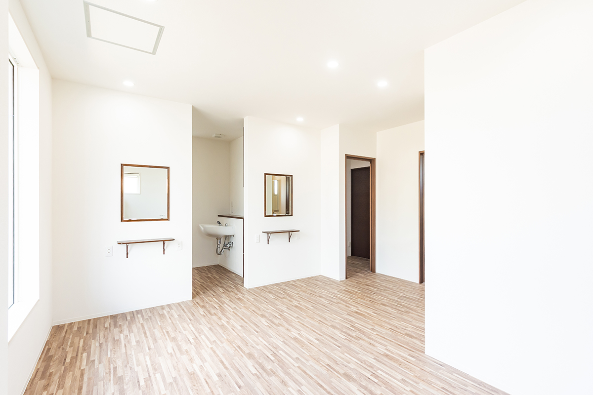 勾配天井が開放的なリビングロフトのある家